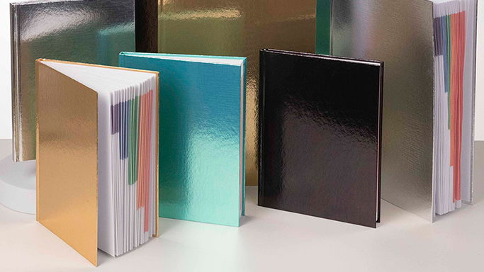 Бизнес-блокноты с обложкой из бумвинила  А5 формата от Hatber: стиль проявляет себя при любом свете!<